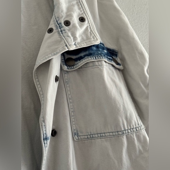 Cabi oversized jean jacket. Bleach washed denim jacket size small ‘Drew’ Style - Picture 5 of 16